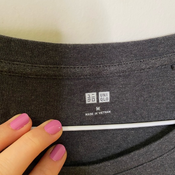 UNIQLO Long-Sleeve Crew Neck T-Shirt - Picture 3 of 5